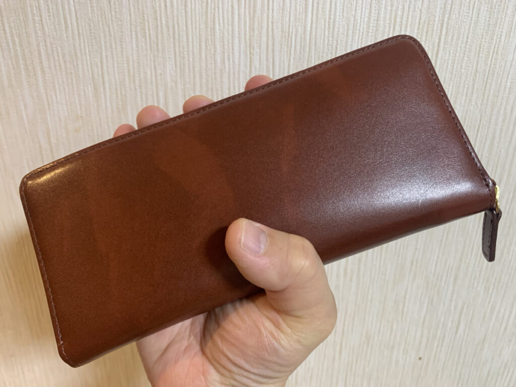 シラサギレザーのラウンドファスナー財布の使用感は？
