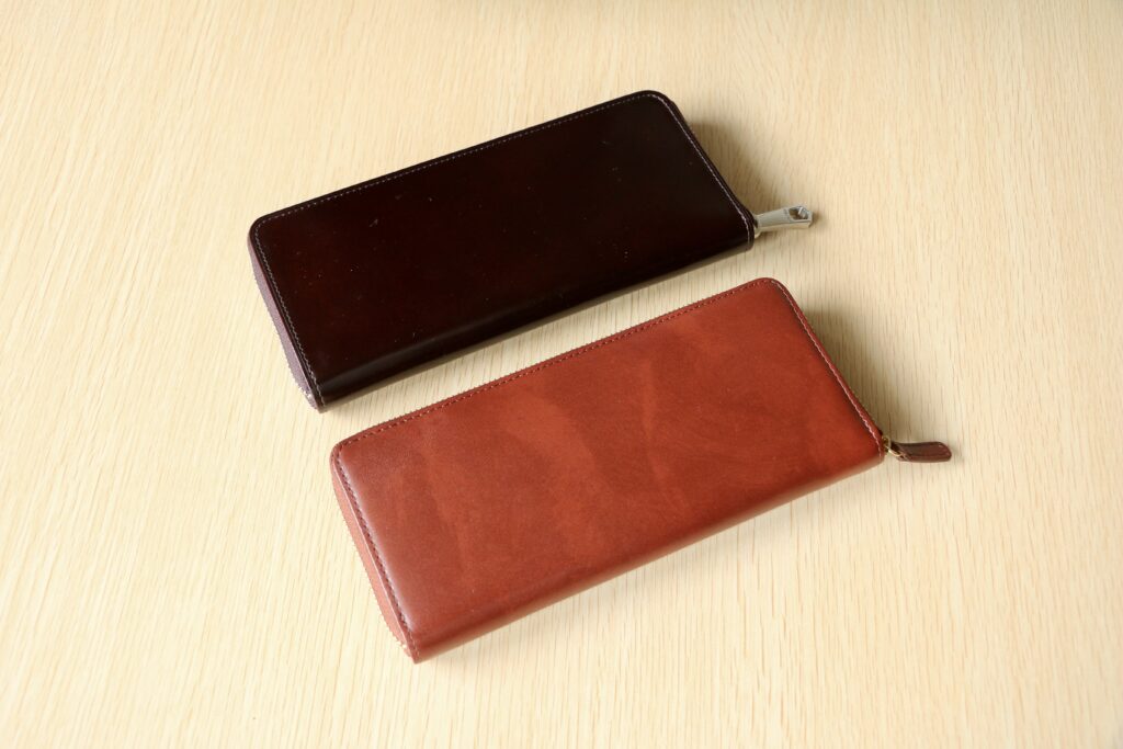 ２つのキプリス製ラウンドファスナー財布